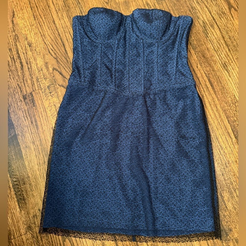 DIANE VON FURSTENBERG Black/ Cove Corset Dress
ZZ5